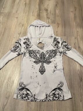 Occasion White Hooded Long-Sleeve Graphic Top with Cross and Wings